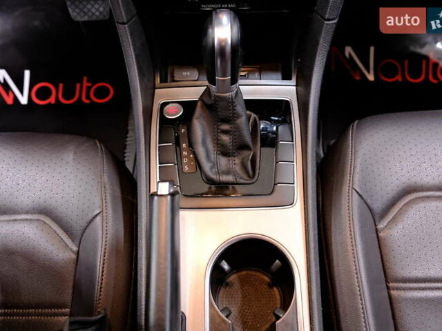 Білий Фольксваген Пассат, об'ємом двигуна 2 л та пробігом 165 тис. км за 16900 $, фото 16 на Automoto.ua