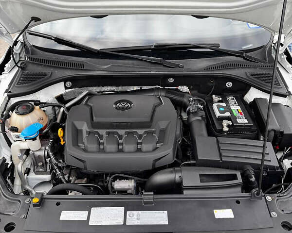 Фольксваген Пассат 2020 в Киеве на Automoto.ua Белый Фольксваген Пассат, объемом двигателя 1.98 л и пробегом 103 тыс. км за 14750 $, фото 7 на Automoto.ua