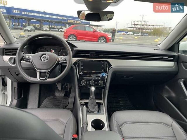 Белый Фольксваген Пассат, объемом двигателя 1.98 л и пробегом 82 тыс. км за 21000 $, фото 11 на Automoto.ua