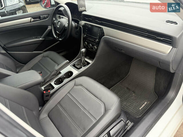 Белый Фольксваген Пассат, объемом двигателя 2 л и пробегом 42 тыс. км за 16700 $, фото 14 на Automoto.ua