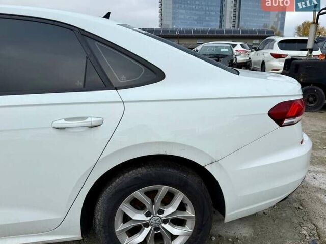 Белый Фольксваген Пассат, объемом двигателя 2 л и пробегом 123 тыс. км за 7600 $, фото 9 на Automoto.ua