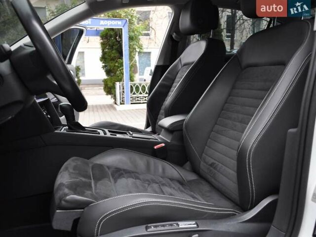 Белый Фольксваген Пассат, объемом двигателя 1.97 л и пробегом 78 тыс. км за 27000 $, фото 26 на Automoto.ua