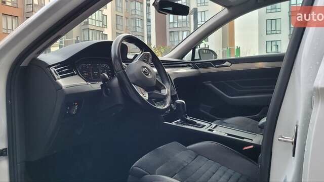 Білий Фольксваген Пассат, об'ємом двигуна 1.97 л та пробігом 202 тис. км за 23500 $, фото 39 на Automoto.ua