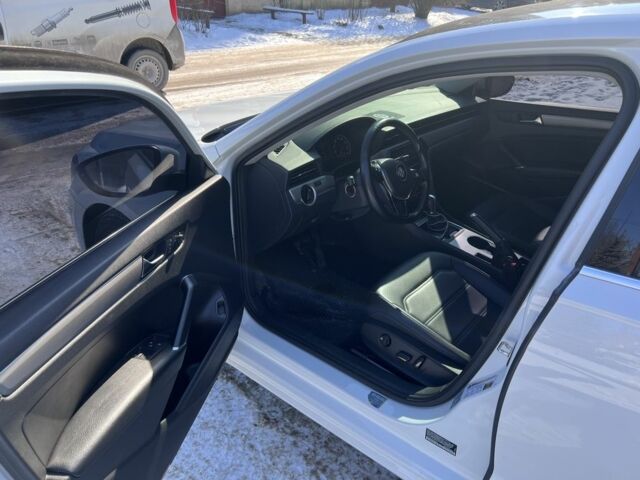 Білий Фольксваген Пассат, об'ємом двигуна 2 л та пробігом 75 тис. км за 16400 $, фото 7 на Automoto.ua