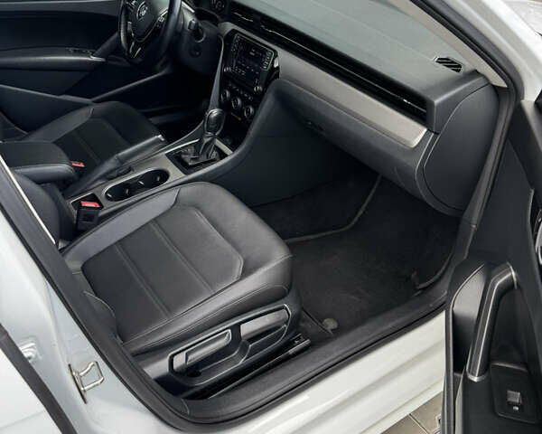 Белый Фольксваген Пассат, объемом двигателя 2 л и пробегом 87 тыс. км за 16800 $, фото 8 на Automoto.ua