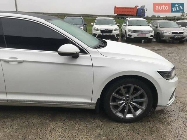 Белый Фольксваген Пассат, объемом двигателя 2 л и пробегом 55 тыс. км за 30990 $, фото 16 на Automoto.ua