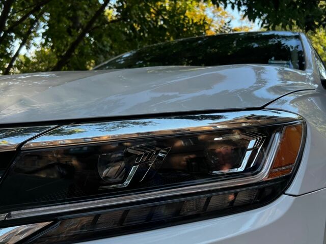 Белый Фольксваген Пассат, объемом двигателя 2 л и пробегом 99 тыс. км за 14500 $, фото 4 на Automoto.ua