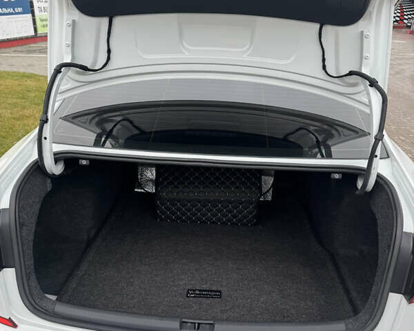 Білий Фольксваген Пассат, об'ємом двигуна 1.98 л та пробігом 120 тис. км за 18800 $, фото 24 на Automoto.ua