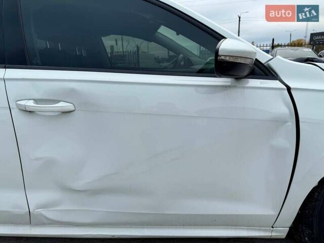 Белый Фольксваген Пассат, объемом двигателя 2 л и пробегом 123 тыс. км за 7600 $, фото 15 на Automoto.ua