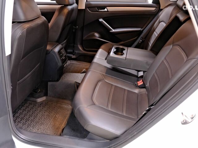 Білий Фольксваген Пассат, об'ємом двигуна 2 л та пробігом 165 тис. км за 16900 $, фото 7 на Automoto.ua