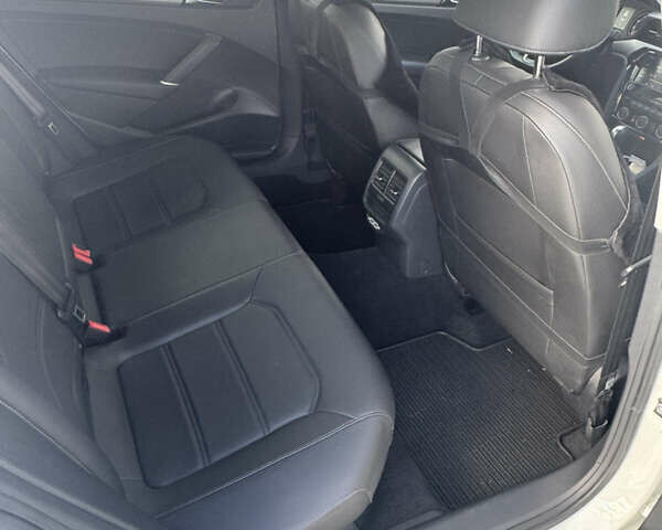 Білий Фольксваген Пассат, об'ємом двигуна 1.98 л та пробігом 62 тис. км за 19100 $, фото 17 на Automoto.ua