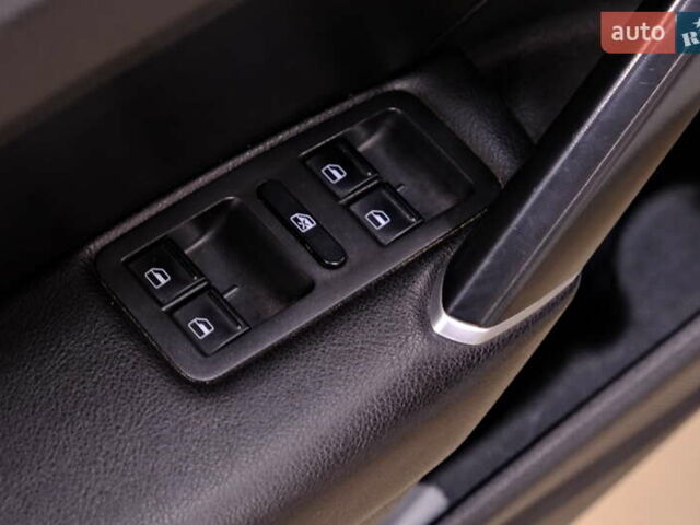 Білий Фольксваген Пассат, об'ємом двигуна 2 л та пробігом 165 тис. км за 16900 $, фото 26 на Automoto.ua