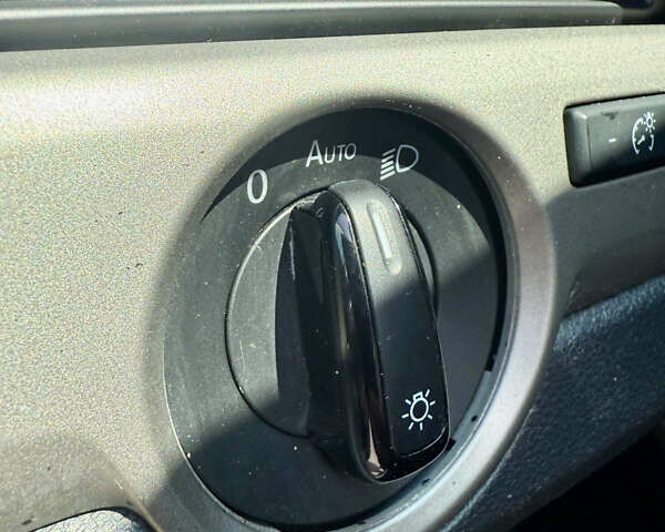 Білий Фольксваген Пассат, об'ємом двигуна 2 л та пробігом 152 тис. км за 18300 $, фото 15 на Automoto.ua