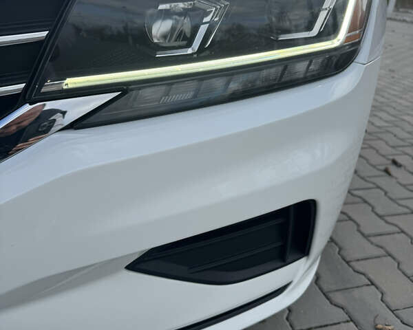 Білий Фольксваген Пассат, об'ємом двигуна 1.98 л та пробігом 62 тис. км за 19100 $, фото 32 на Automoto.ua