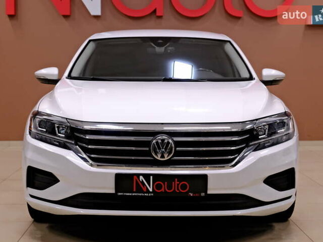 Білий Фольксваген Пассат, об'ємом двигуна 2 л та пробігом 165 тис. км за 16900 $, фото 1 на Automoto.ua