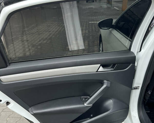 Белый Фольксваген Пассат, объемом двигателя 2 л и пробегом 108 тыс. км за 17999 $, фото 20 на Automoto.ua