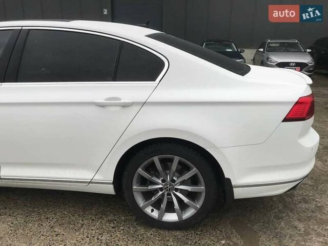 Белый Фольксваген Пассат, объемом двигателя 2 л и пробегом 55 тыс. км за 30990 $, фото 21 на Automoto.ua