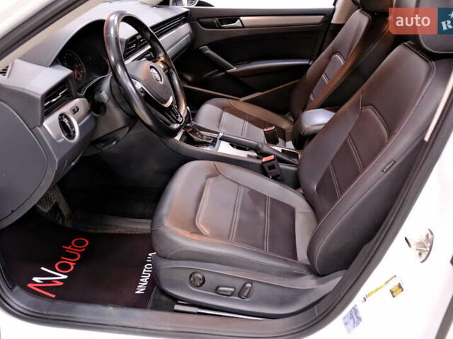 Білий Фольксваген Пассат, об'ємом двигуна 2 л та пробігом 165 тис. км за 16900 $, фото 28 на Automoto.ua