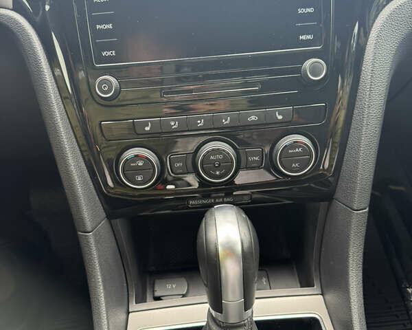 Белый Фольксваген Пассат, объемом двигателя 2 л и пробегом 51 тыс. км за 20500 $, фото 15 на Automoto.ua