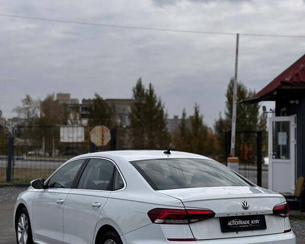 Фольксваген Пассат 2020 в Киеве на Automoto.ua Белый Фольксваген Пассат, объемом двигателя 1.98 л и пробегом 103 тыс. км за 14750 $, фото 3 на Automoto.ua