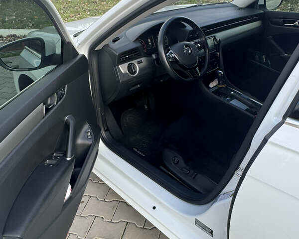 Білий Фольксваген Пассат, об'ємом двигуна 1.98 л та пробігом 62 тис. км за 19100 $, фото 14 на Automoto.ua