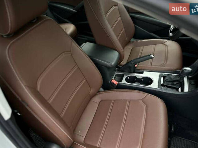 Белый Фольксваген Пассат, объемом двигателя 1.98 л и пробегом 51 тыс. км за 27999 $, фото 11 на Automoto.ua