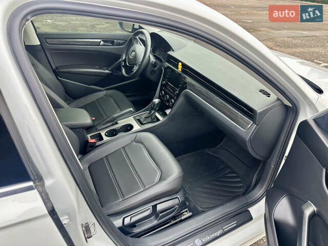 Белый Фольксваген Пассат, объемом двигателя 2 л и пробегом 105 тыс. км за 16700 $, фото 15 на Automoto.ua