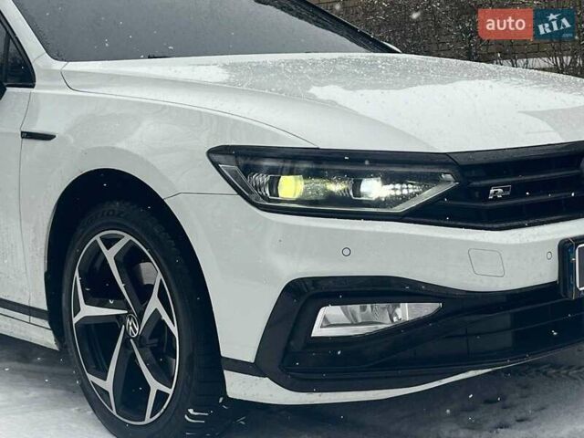 Белый Фольксваген Пассат, объемом двигателя 2 л и пробегом 90 тыс. км за 29990 $, фото 3 на Automoto.ua