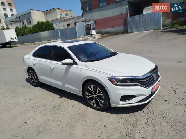 Білий Фольксваген Пассат, об'ємом двигуна 2 л та пробігом 195 тис. км за 15999 $, фото 31 на Automoto.ua