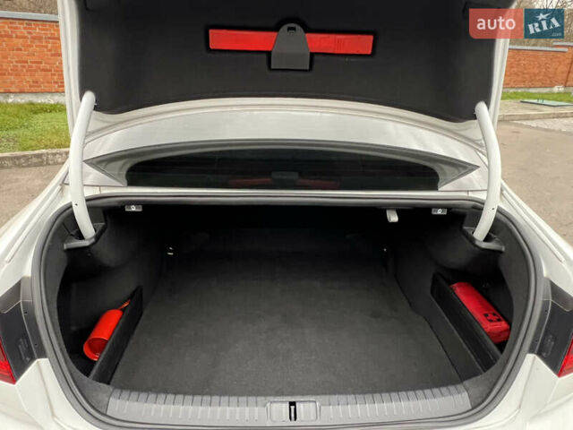 Белый Фольксваген Пассат, объемом двигателя 1.97 л и пробегом 176 тыс. км за 25599 $, фото 57 на Automoto.ua