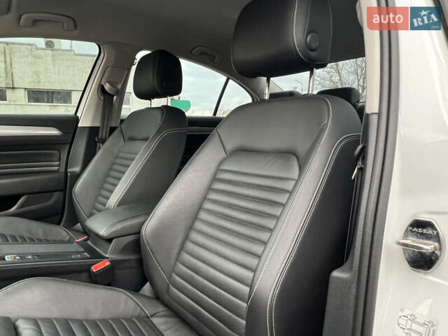 Белый Фольксваген Пассат, объемом двигателя 1.97 л и пробегом 176 тыс. км за 25599 $, фото 35 на Automoto.ua