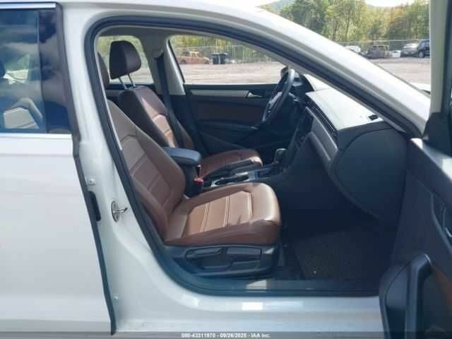 Фольксваген Пассат 2021 в Ивано-Франковске на Automoto.ua Белый Фольксваген Пассат, объемом двигателя 2 л и пробегом 43 тыс. км за 4500 $, фото 4 на Automoto.ua