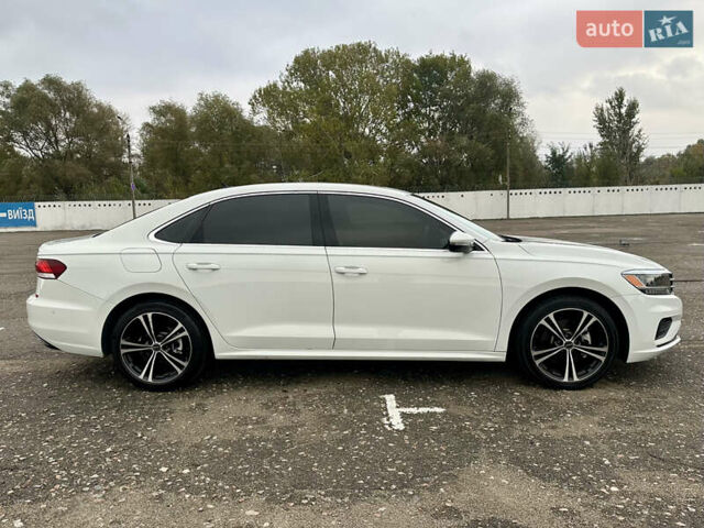 Белый Фольксваген Пассат, объемом двигателя 2 л и пробегом 105 тыс. км за 16700 $, фото 9 на Automoto.ua