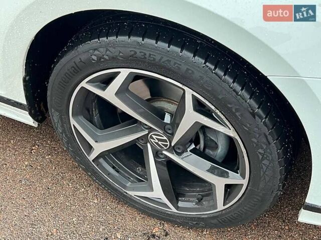 Білий Фольксваген Пассат, об'ємом двигуна 2 л та пробігом 87 тис. км за 35000 $, фото 16 на Automoto.ua