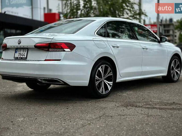 Белый Фольксваген Пассат, объемом двигателя 1.98 л и пробегом 51 тыс. км за 27999 $, фото 5 на Automoto.ua