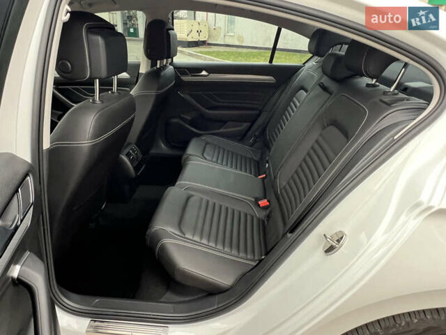 Белый Фольксваген Пассат, объемом двигателя 1.97 л и пробегом 176 тыс. км за 25599 $, фото 48 на Automoto.ua