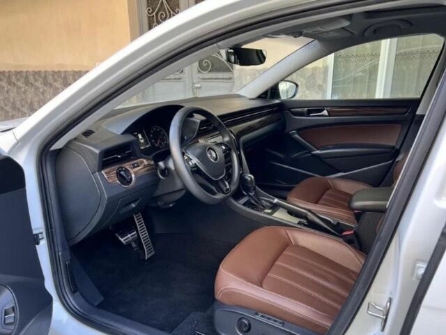 Білий Фольксваген Пассат, об'ємом двигуна 2 л та пробігом 124 тис. км за 11300 $, фото 7 на Automoto.ua