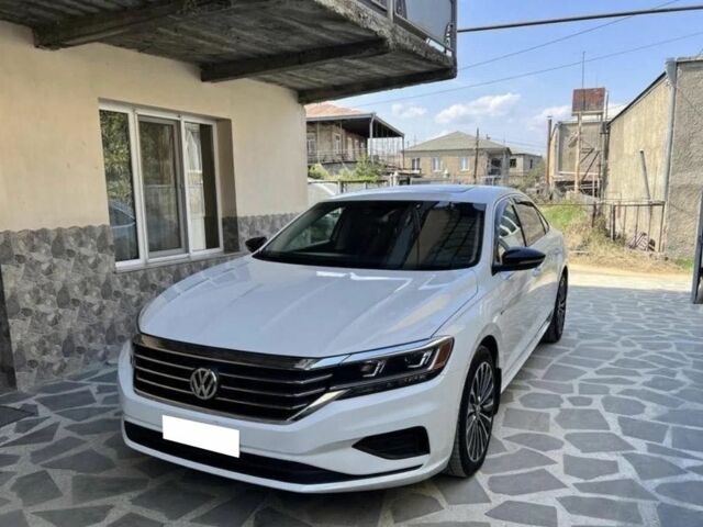 Білий Фольксваген Пассат, об'ємом двигуна 2 л та пробігом 124 тис. км за 11300 $, фото 1 на Automoto.ua