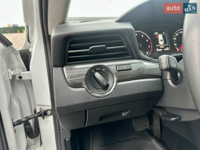 Белый Фольксваген Пассат, объемом двигателя 2 л и пробегом 105 тыс. км за 16700 $, фото 20 на Automoto.ua