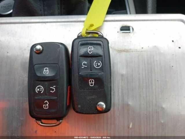 Фольксваген Пассат 2021 в Львове на Automoto.ua Белый Фольксваген Пассат, объемом двигателя 0 л и пробегом 76 тыс. км за 4000 $, фото 10 на Automoto.ua