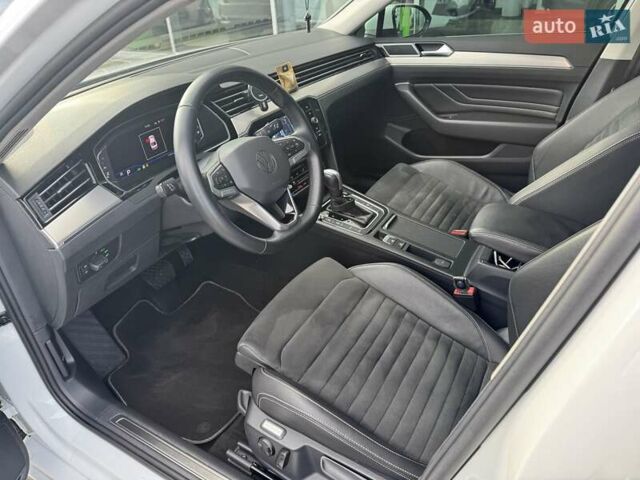 Белый Фольксваген Пассат, объемом двигателя 1.98 л и пробегом 56 тыс. км за 31900 $, фото 11 на Automoto.ua