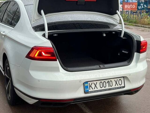 Білий Фольксваген Пассат, об'ємом двигуна 2 л та пробігом 87 тис. км за 35000 $, фото 32 на Automoto.ua