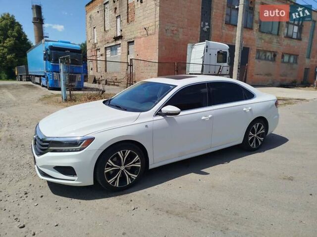 Білий Фольксваген Пассат, об'ємом двигуна 2 л та пробігом 195 тис. км за 15999 $, фото 29 на Automoto.ua