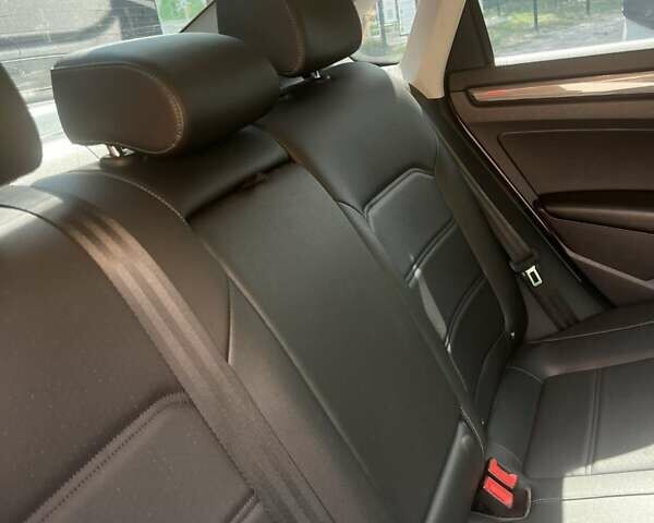 Белый Фольксваген Пассат, объемом двигателя 1.98 л и пробегом 110 тыс. км за 17800 $, фото 11 на Automoto.ua