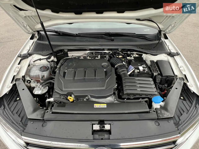 Белый Фольксваген Пассат, объемом двигателя 1.97 л и пробегом 176 тыс. км за 25599 $, фото 58 на Automoto.ua