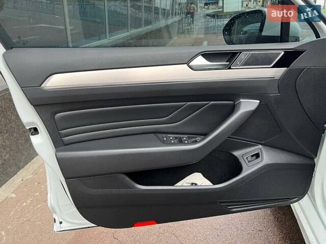 Білий Фольксваген Пассат, об'ємом двигуна 2 л та пробігом 87 тис. км за 35000 $, фото 14 на Automoto.ua