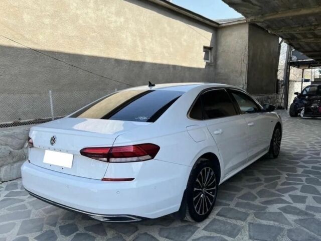 Білий Фольксваген Пассат, об'ємом двигуна 2 л та пробігом 124 тис. км за 11300 $, фото 4 на Automoto.ua