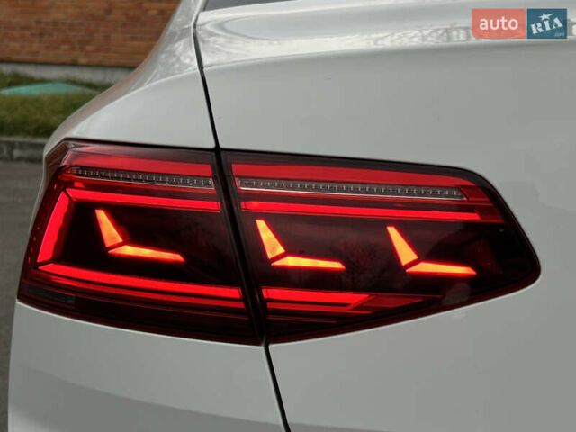 Белый Фольксваген Пассат, объемом двигателя 1.97 л и пробегом 176 тыс. км за 25599 $, фото 21 на Automoto.ua