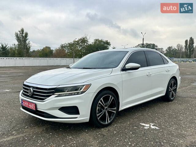 Белый Фольксваген Пассат, объемом двигателя 2 л и пробегом 105 тыс. км за 16700 $, фото 3 на Automoto.ua