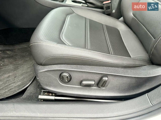 Белый Фольксваген Пассат, объемом двигателя 2 л и пробегом 105 тыс. км за 16700 $, фото 22 на Automoto.ua